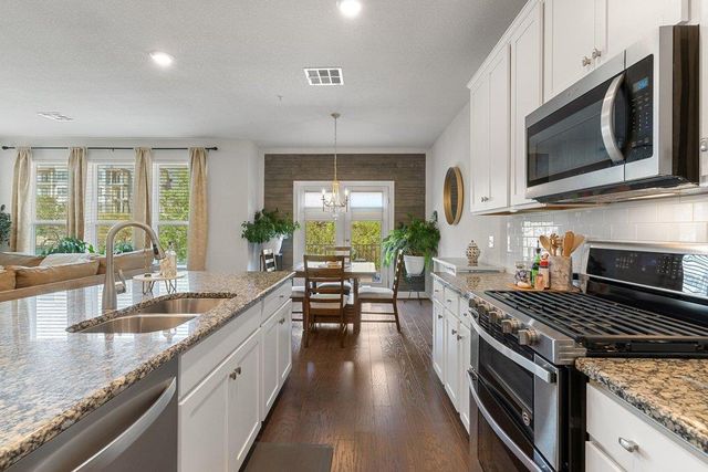 7409 Merrick LN 40, Austin, TX 78745