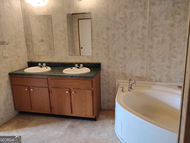 2331 Kesler Rd, Carnesville, GA 30521