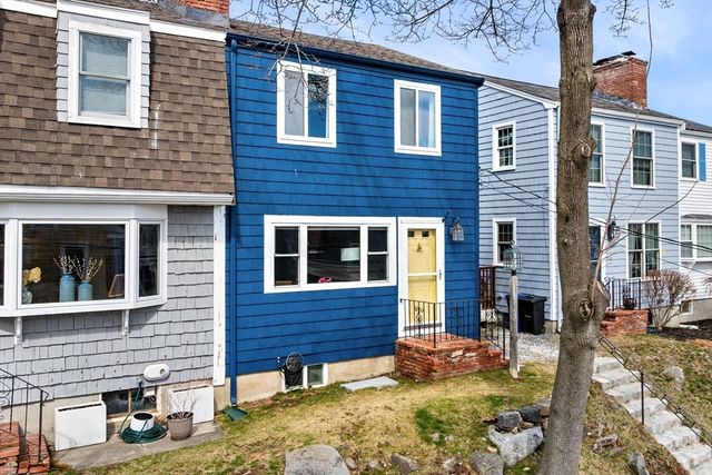 6 Prospect Ct 6, Marblehead, MA 01945