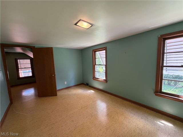 4808 Monticello Boulevard, Richmond Heights, OH 44143
