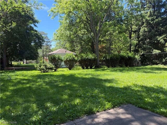 4808 Monticello Boulevard, Richmond Heights, OH 44143