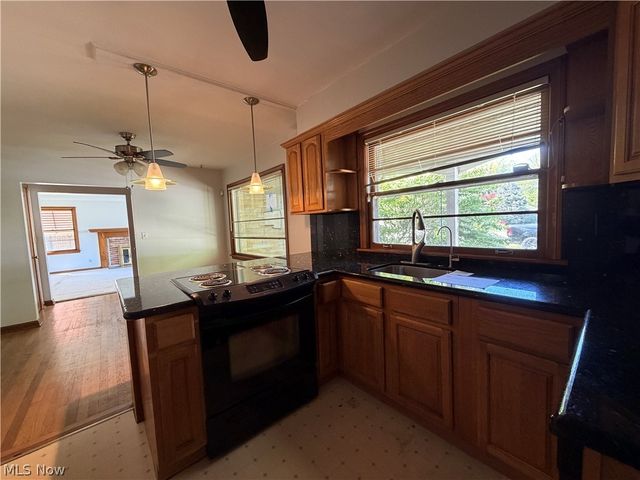 4808 Monticello Boulevard, Richmond Heights, OH 44143