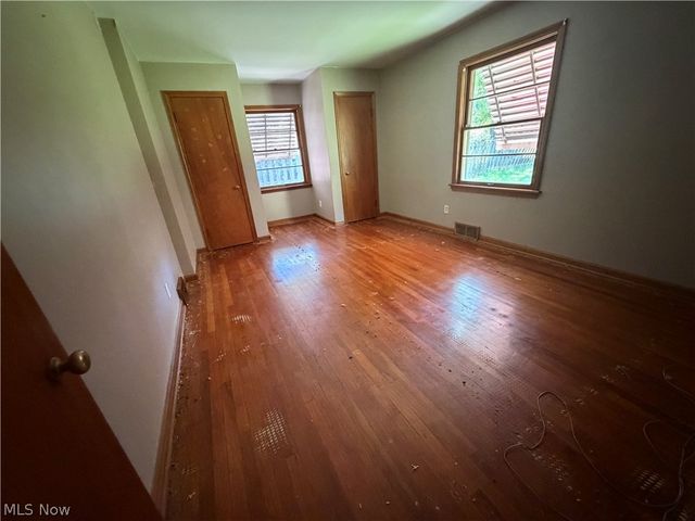 4808 Monticello Boulevard, Richmond Heights, OH 44143