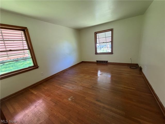 4808 Monticello Boulevard, Richmond Heights, OH 44143