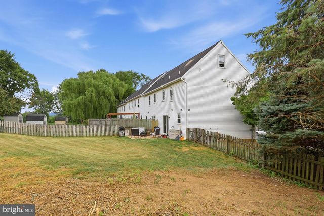 49 HILLDALE DR, Ephrata, PA 17522