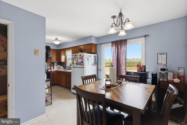 49 HILLDALE DR, Ephrata, PA 17522