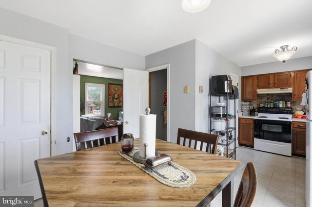 49 HILLDALE DR, Ephrata, PA 17522