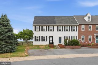 49 HILLDALE DR, Ephrata, PA 17522