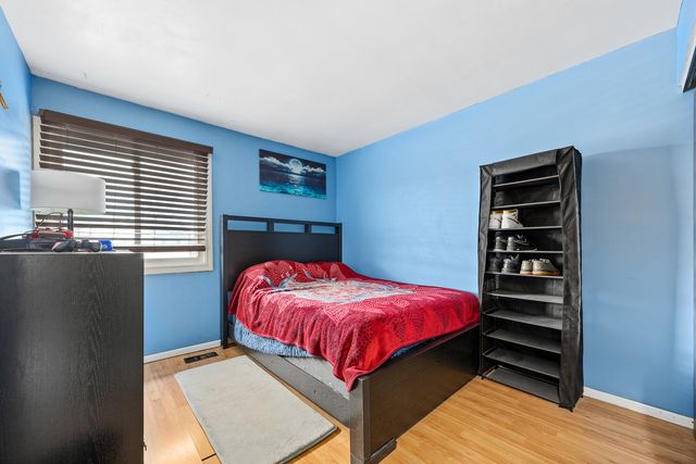 1823 Whaler Lane, Hanover Park, IL 60133