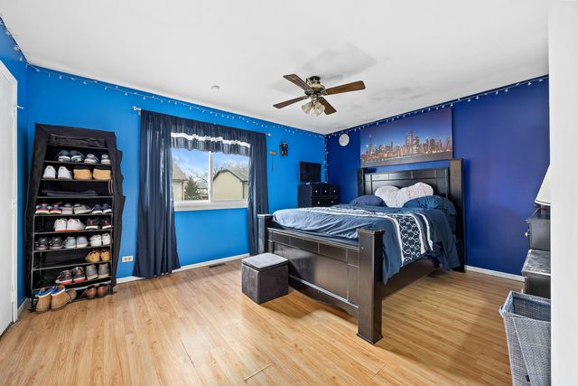 1823 Whaler Lane, Hanover Park, IL 60133