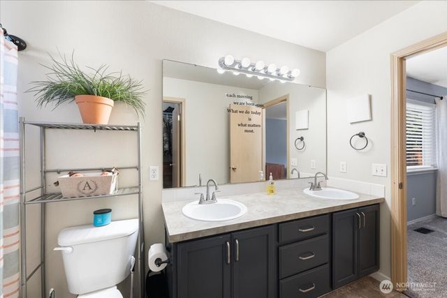 18402 39th Avenue E, Tacoma, WA 98446