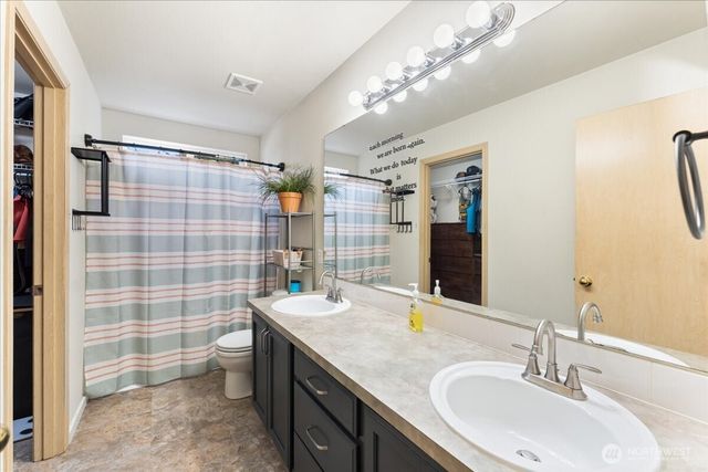18402 39th Avenue E, Tacoma, WA 98446