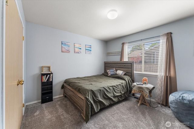 18402 39th Avenue E, Tacoma, WA 98446