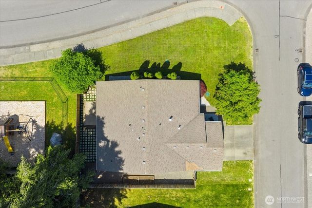 18402 39th Avenue E, Tacoma, WA 98446