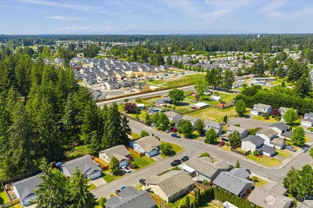 18402 39th Avenue E, Tacoma, WA 98446