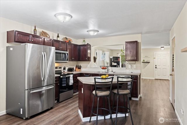 18402 39th Avenue E, Tacoma, WA 98446