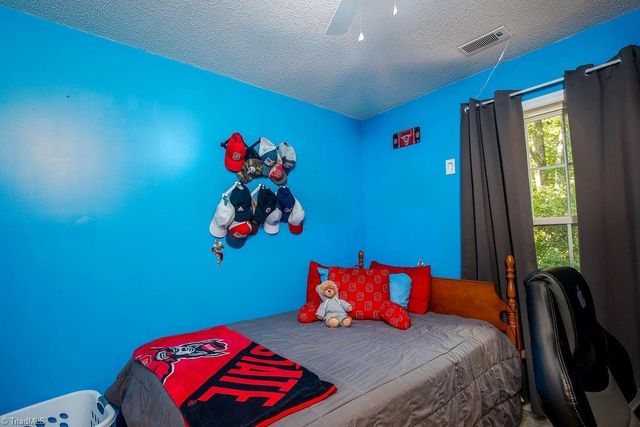 3693 Courtland Circle, Thomasville, NC 27360
