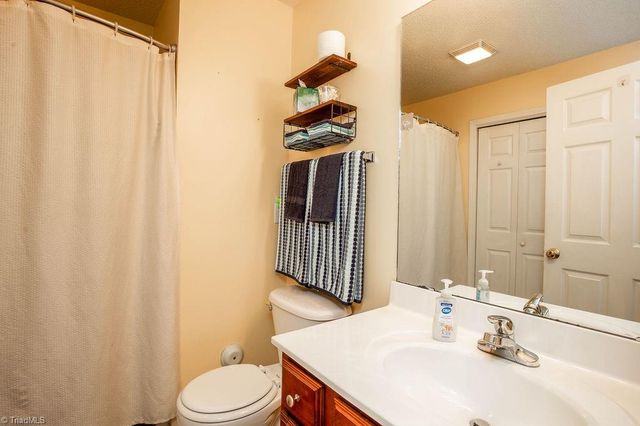 3693 Courtland Circle, Thomasville, NC 27360