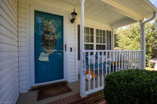 3693 Courtland Circle, Thomasville, NC 27360
