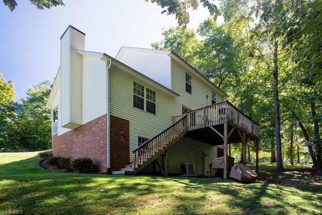 3693 Courtland Circle, Thomasville, NC 27360