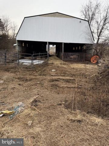 125 HANNA RD, Newburg, PA 17240