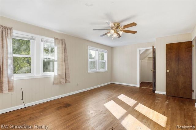 75 Preston Avenue, Waterford, MI 48328