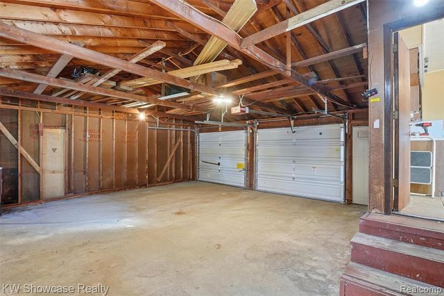 75 Preston Avenue, Waterford, MI 48328