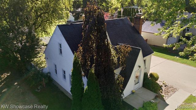 75 Preston Avenue, Waterford, MI 48328