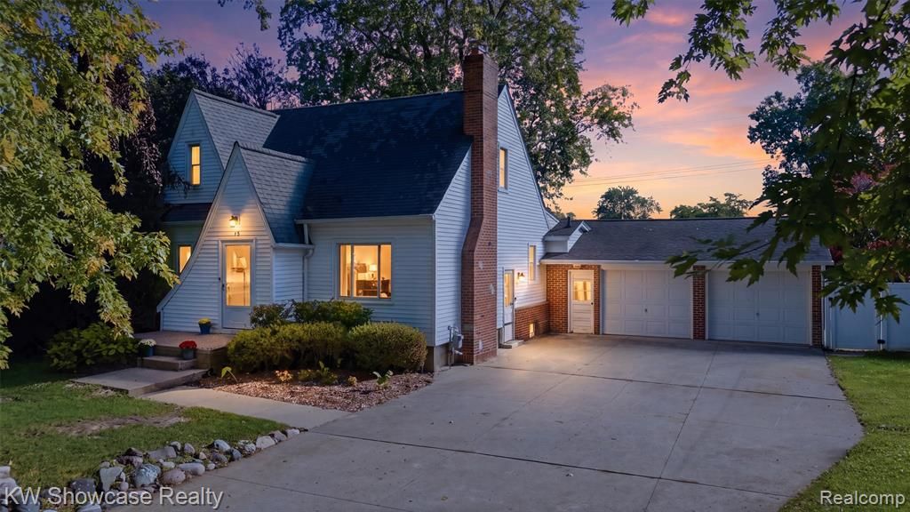 75 Preston Avenue, Waterford, MI 48328