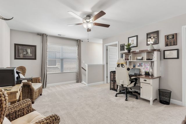 1022 Emery Bay Cir, Hendersonville, TN 37075