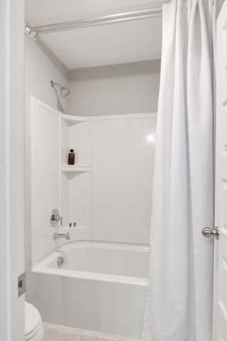 1022 Emery Bay Cir, Hendersonville, TN 37075
