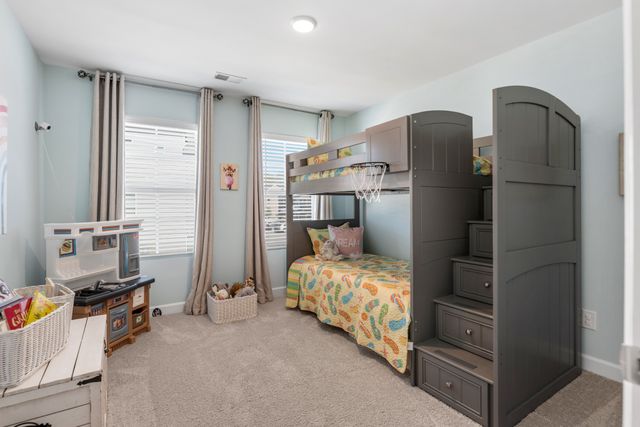 1022 Emery Bay Cir, Hendersonville, TN 37075