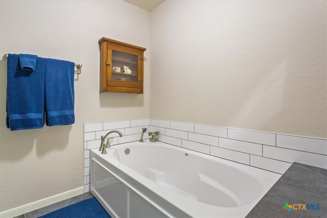 1214 Indian Trail, Salado, TX 76571