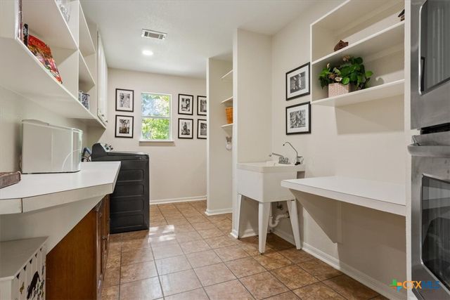 1214 Indian Trail, Salado, TX 76571