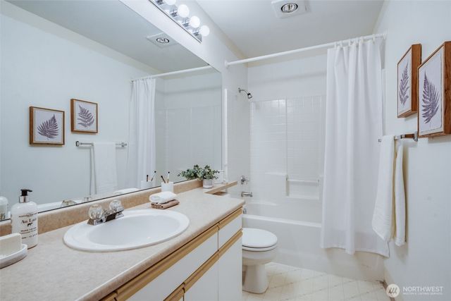 11130 SE 208th Street #A103, Kent, WA 98031