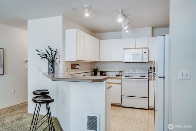 11130 SE 208th Street #A103, Kent, WA 98031