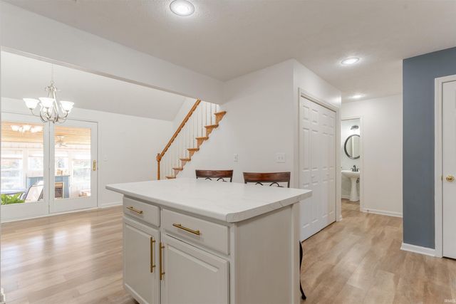 8177 Cobblestone Court, Newburgh, IN 47630