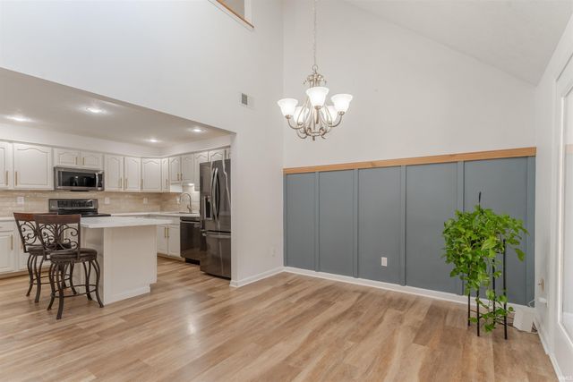 8177 Cobblestone Court, Newburgh, IN 47630