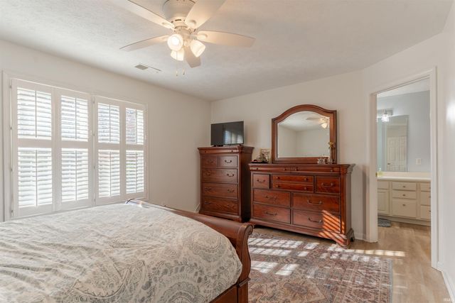 8177 Cobblestone Court, Newburgh, IN 47630