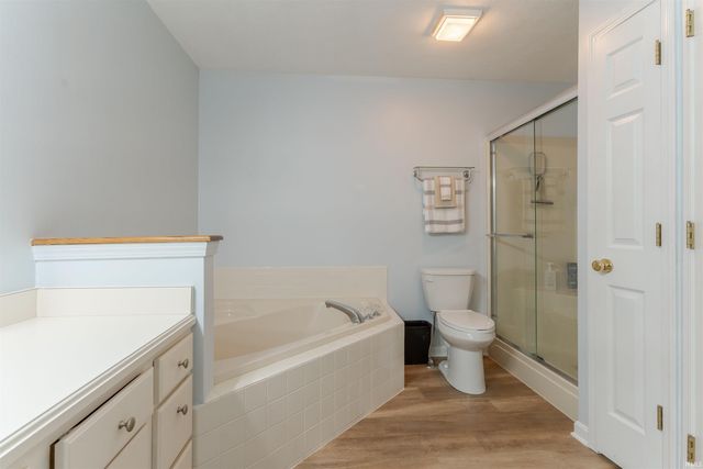 8177 Cobblestone Court, Newburgh, IN 47630