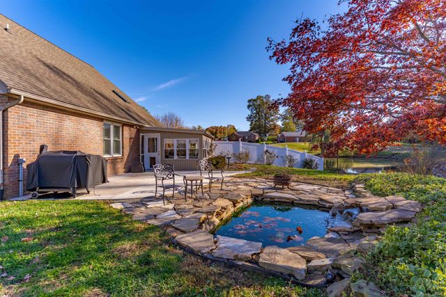 8177 Cobblestone Court, Newburgh, IN 47630
