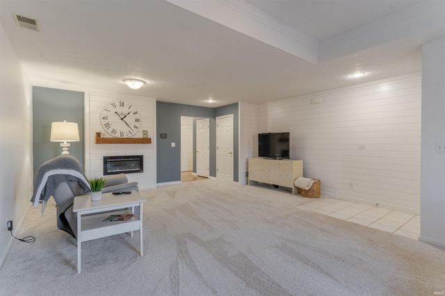 8177 Cobblestone Court, Newburgh, IN 47630