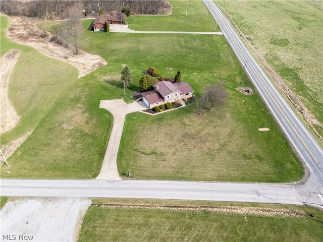 456 Township Road 700, Polk, OH 44866