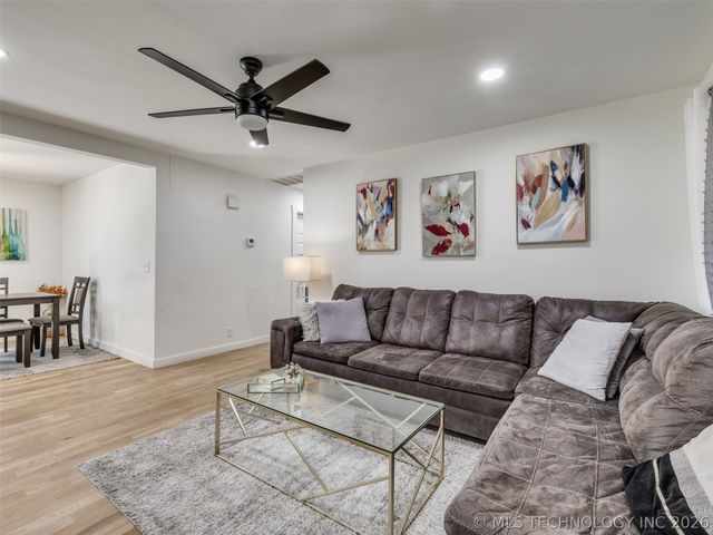 3431 S 116th Place, Tulsa, OK 74146