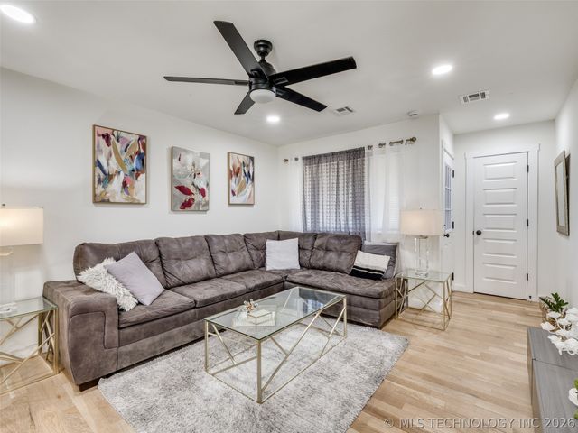 3431 S 116th Place, Tulsa, OK 74146