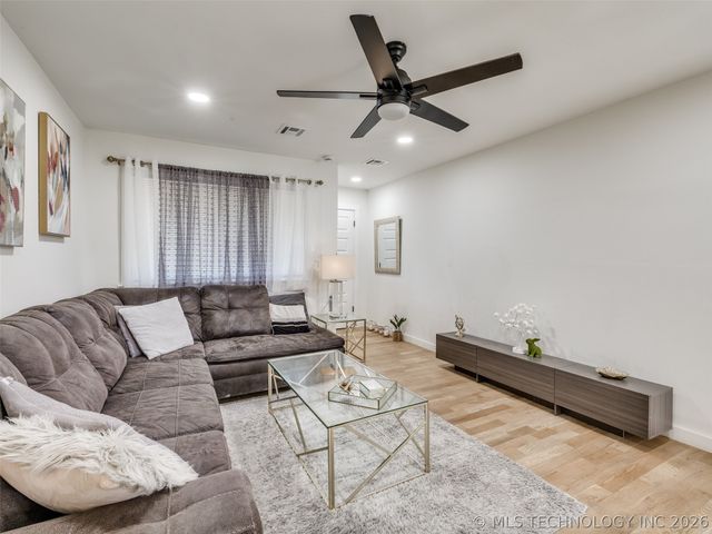 3431 S 116th Place, Tulsa, OK 74146