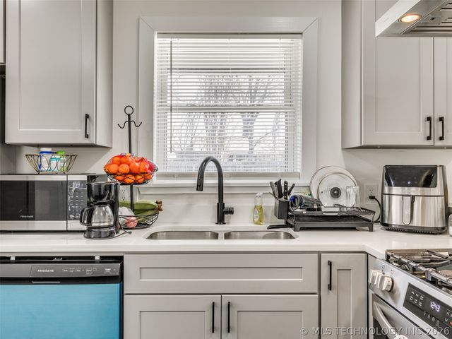 3431 S 116th Place, Tulsa, OK 74146