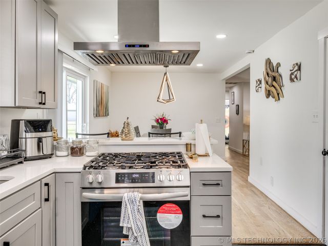 3431 S 116th Place, Tulsa, OK 74146