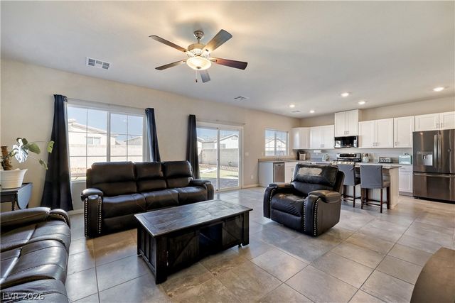 7908 Stone Forest Street, North Las Vegas, NV 89084