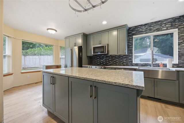 5423 33rd Court SE, Lacey, WA 98503